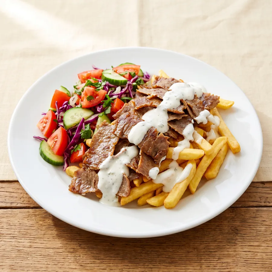 Döner-Teller mit Pommes und Salat
